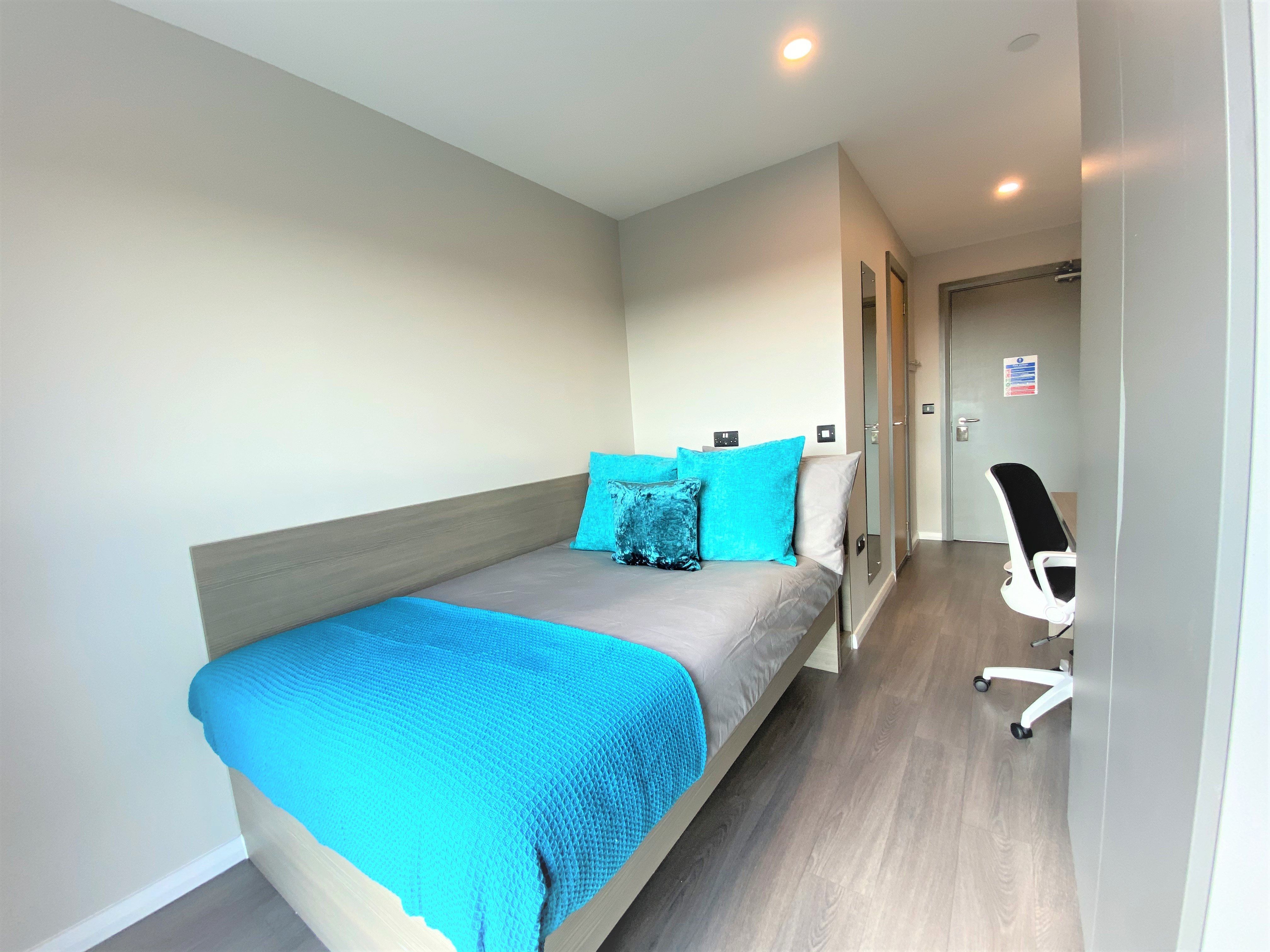 Ensuite Bronze - City View